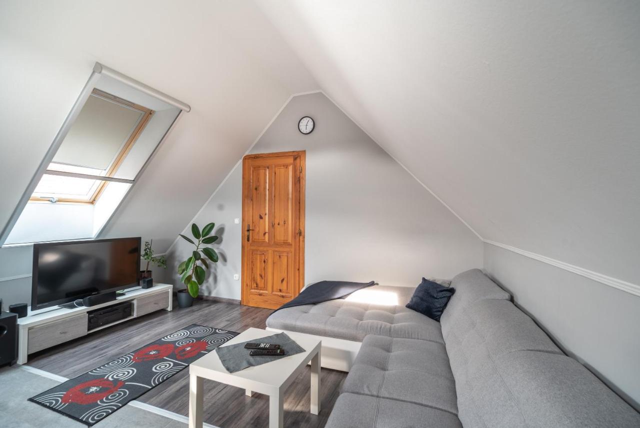 Buzavirag Apartman Keszthely Bagian luar foto