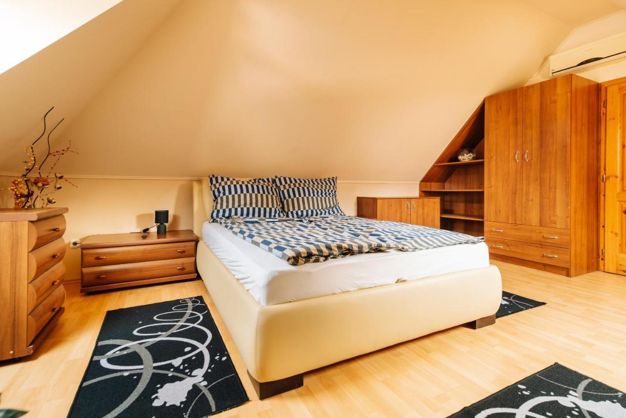 Buzavirag Apartman Keszthely Bagian luar foto