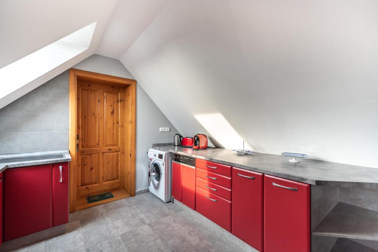 Buzavirag Apartman Keszthely Bagian luar foto