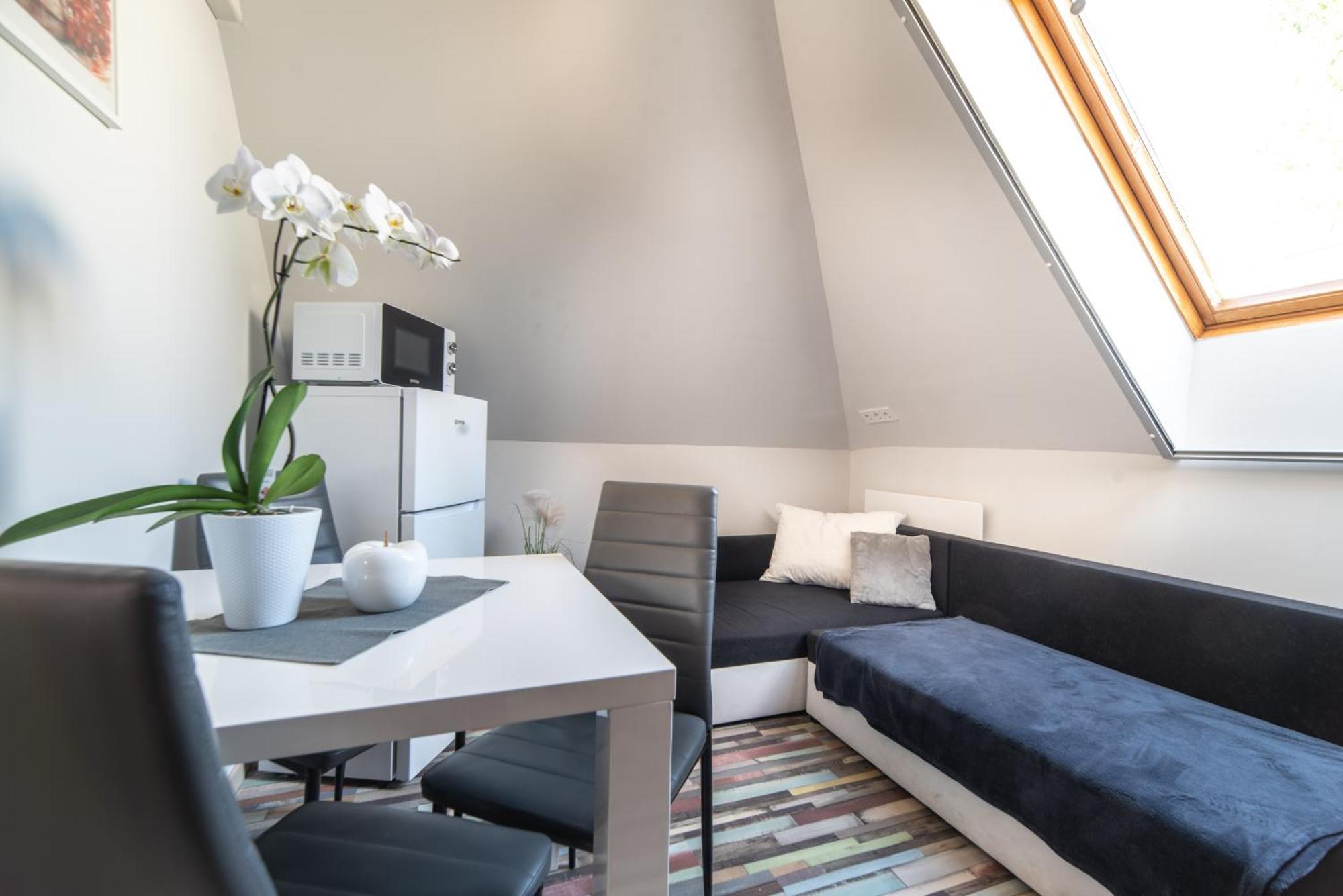 Buzavirag Apartman Keszthely Bagian luar foto